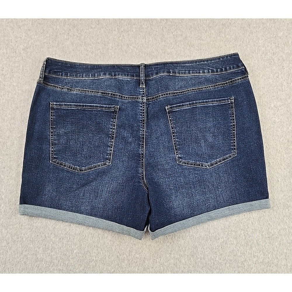 So Brand Womens Size 16 Midi Denim Cuffed Jean Shorts Blue NWT - Picture 3 of 6